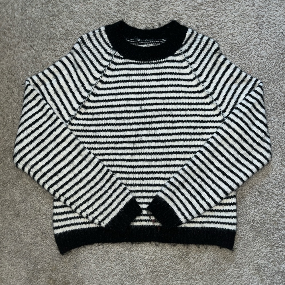 American Eagle Outfitters Black and White Striped Sweater